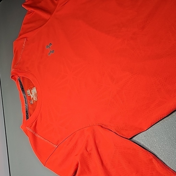 UNDER Armour small orange fitted heatgear long sleeve reflective running shirt - Picture 5 of 7